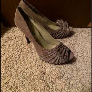 Beautiful brand new heels